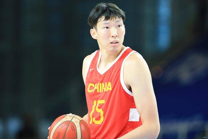 周琦12+13 孙铭徽17+6 广东力克广厦CBA第二阶段赛事继续开打，广东和广厦迎来一场重磅对决。